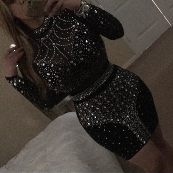 Last 1 BLACK LONG SLEEVE SILVER STUDDED DRESS - Picture 3 of 4